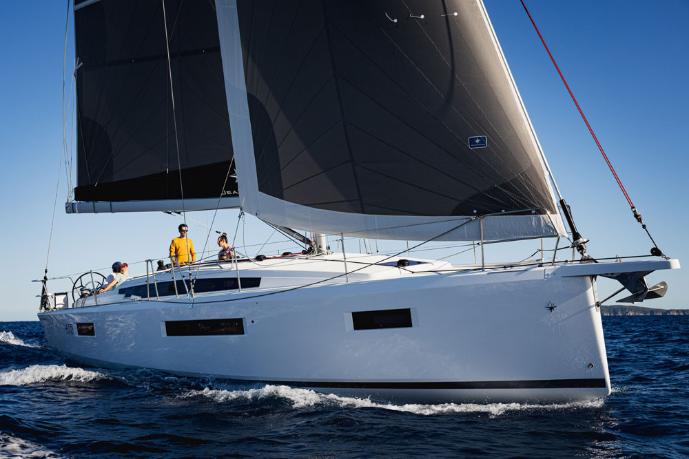 Jeanneau Sun Odyssey 415 sailing fast. 